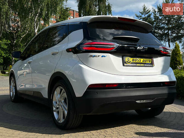 Белый Шевроле Bolt EV, объемом двигателя 0 л и пробегом 36 тыс. км за 18999 $, фото 4 на Automoto.ua