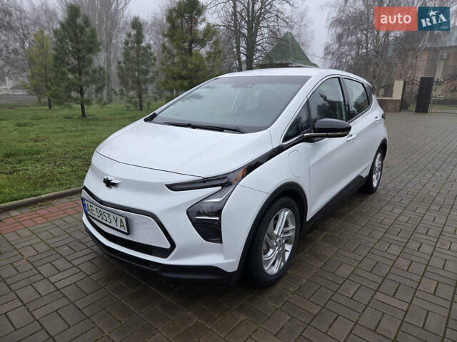 Белый Шевроле Bolt EV, объемом двигателя 0 л и пробегом 59 тыс. км за 17300 $, фото 3 на Automoto.ua