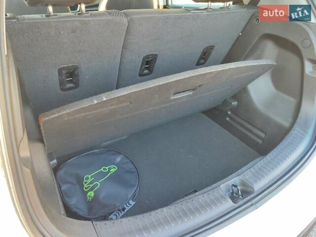 Белый Шевроле Bolt EV, объемом двигателя 0 л и пробегом 15 тыс. км за 18899 $, фото 24 на Automoto.ua