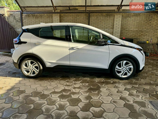 Белый Шевроле Bolt EV, объемом двигателя 0 л и пробегом 25 тыс. км за 22500 $, фото 1 на Automoto.ua