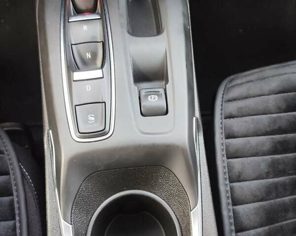 Белый Шевроле Bolt EV, объемом двигателя 0 л и пробегом 52 тыс. км за 17700 $, фото 11 на Automoto.ua