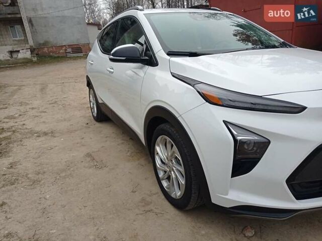 Белый Шевроле Bolt EV, объемом двигателя 0 л и пробегом 66 тыс. км за 18700 $, фото 8 на Automoto.ua
