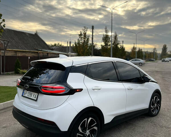 Белый Шевроле Bolt EV, объемом двигателя 0 л и пробегом 38 тыс. км за 19700 $, фото 3 на Automoto.ua