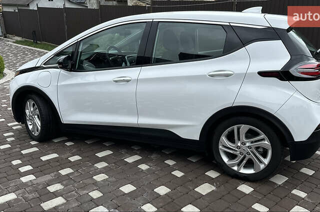 Белый Шевроле Bolt EV, объемом двигателя 0 л и пробегом 33 тыс. км за 17200 $, фото 5 на Automoto.ua