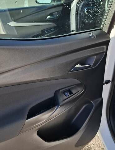 Белый Шевроле Bolt EV, объемом двигателя 0 л и пробегом 27 тыс. км за 19000 $, фото 11 на Automoto.ua