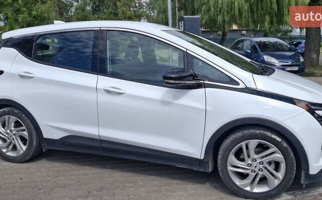 Белый Шевроле Bolt EV, объемом двигателя 0 л и пробегом 39 тыс. км за 19000 $, фото 4 на Automoto.ua