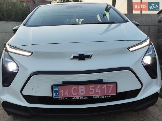 Белый Шевроле Bolt EV, объемом двигателя 0 л и пробегом 50 тыс. км за 17990 $, фото 2 на Automoto.ua