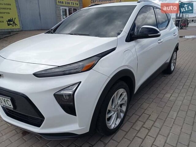 Белый Шевроле Bolt EV, объемом двигателя 0 л и пробегом 66 тыс. км за 18700 $, фото 1 на Automoto.ua