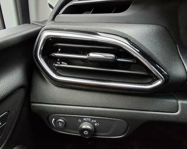 Білий Шевроле Bolt EV, об'ємом двигуна 0 л та пробігом 38 тис. км за 20200 $, фото 18 на Automoto.ua
