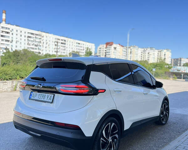 Белый Шевроле Bolt EV, объемом двигателя 0 л и пробегом 27 тыс. км за 18900 $, фото 5 на Automoto.ua