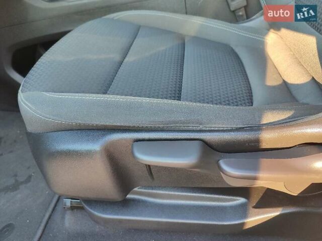 Белый Шевроле Bolt EV, объемом двигателя 0 л и пробегом 15 тыс. км за 18899 $, фото 12 на Automoto.ua