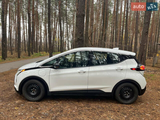 Белый Шевроле Bolt EV, объемом двигателя 0 л и пробегом 16 тыс. км за 18500 $, фото 3 на Automoto.ua