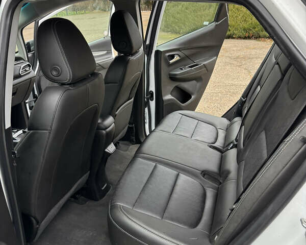 Белый Шевроле Bolt EV, объемом двигателя 0 л и пробегом 37 тыс. км за 18950 $, фото 24 на Automoto.ua