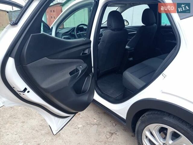 Белый Шевроле Bolt EV, объемом двигателя 0 л и пробегом 66 тыс. км за 18700 $, фото 14 на Automoto.ua