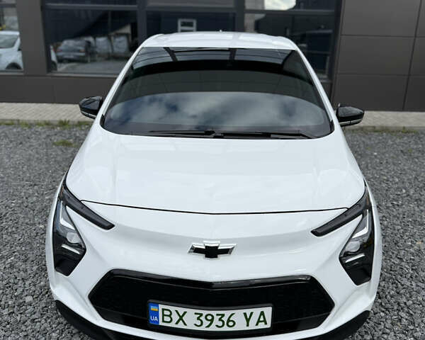 Белый Шевроле Bolt EV, объемом двигателя 0 л и пробегом 36 тыс. км за 17700 $, фото 1 на Automoto.ua