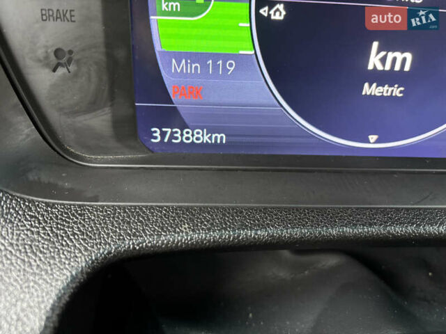 Белый Шевроле Bolt EV, объемом двигателя 0 л и пробегом 37 тыс. км за 18950 $, фото 33 на Automoto.ua