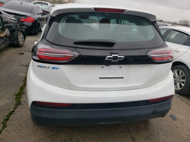 Белый Шевроле Bolt EV, объемом двигателя 0 л и пробегом 22 тыс. км за 12000 $, фото 4 на Automoto.ua