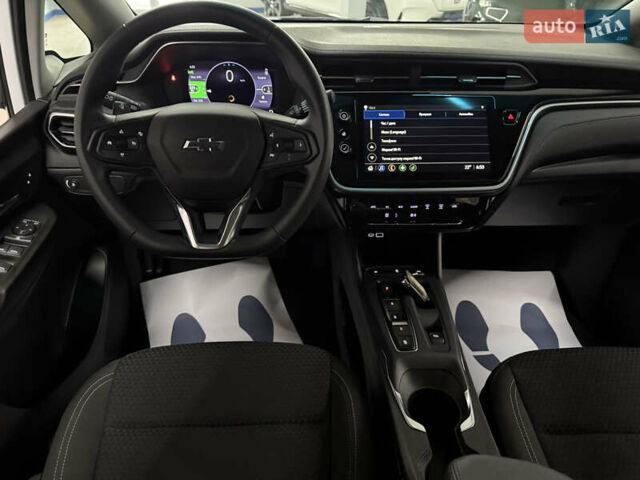 Белый Шевроле Bolt EV, объемом двигателя 0 л и пробегом 1 тыс. км за 20999 $, фото 13 на Automoto.ua