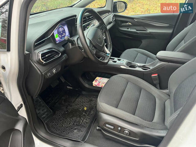 Белый Шевроле Bolt EV, объемом двигателя 0 л и пробегом 16 тыс. км за 18500 $, фото 15 на Automoto.ua