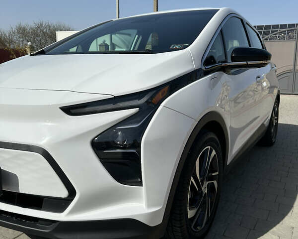 Белый Шевроле Bolt EV, объемом двигателя 0 л и пробегом 22 тыс. км за 18299 $, фото 7 на Automoto.ua