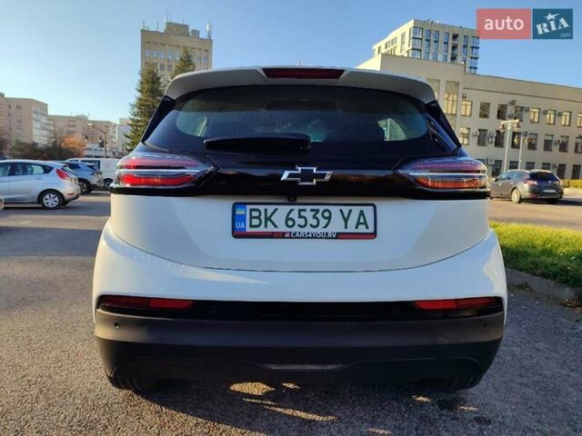 Белый Шевроле Bolt EV, объемом двигателя 0 л и пробегом 15 тыс. км за 18899 $, фото 10 на Automoto.ua