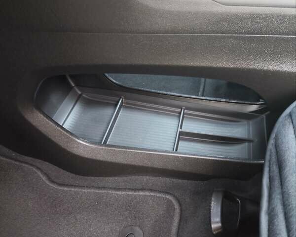 Белый Шевроле Bolt EV, объемом двигателя 0 л и пробегом 50 тыс. км за 17990 $, фото 12 на Automoto.ua