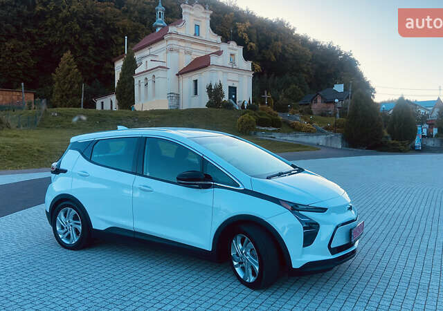 Белый Шевроле Bolt EV, объемом двигателя 0 л и пробегом 36 тыс. км за 17300 $, фото 7 на Automoto.ua