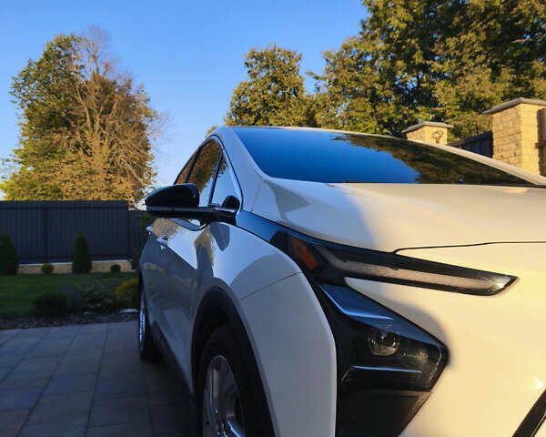 Білий Шевроле Bolt EV, об'ємом двигуна 0 л та пробігом 64 тис. км за 16700 $, фото 2 на Automoto.ua