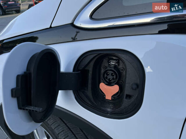 Белый Шевроле Bolt EV, объемом двигателя 0 л и пробегом 24 тыс. км за 17950 $, фото 11 на Automoto.ua