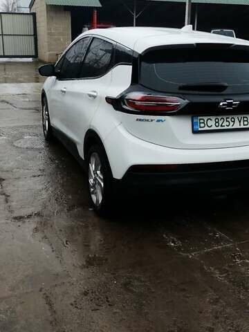 Белый Шевроле Bolt EV, объемом двигателя 0 л и пробегом 85 тыс. км за 19500 $, фото 8 на Automoto.ua