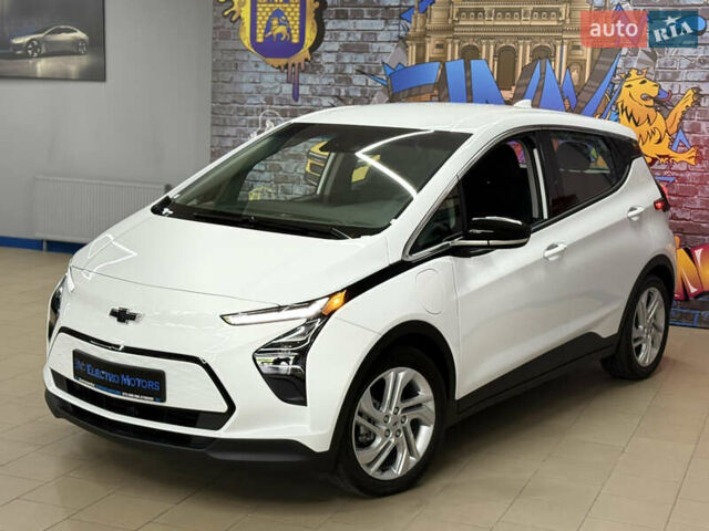 Белый Шевроле Bolt EV, объемом двигателя 0 л и пробегом 1 тыс. км за 20999 $, фото 2 на Automoto.ua