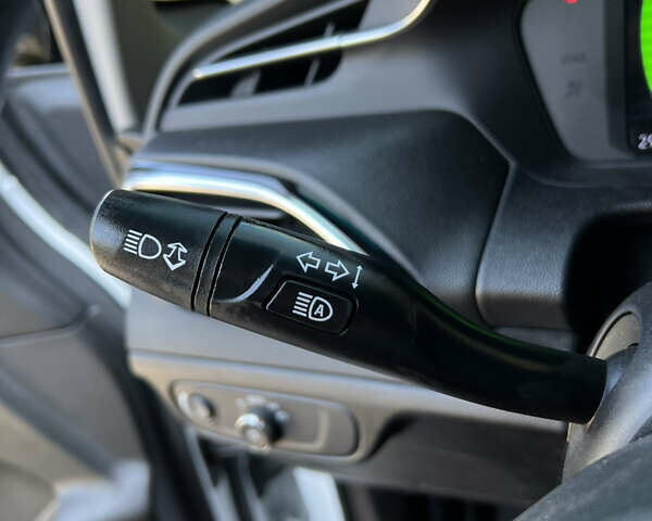 Белый Шевроле Bolt EV, объемом двигателя 0 л и пробегом 27 тыс. км за 18900 $, фото 21 на Automoto.ua