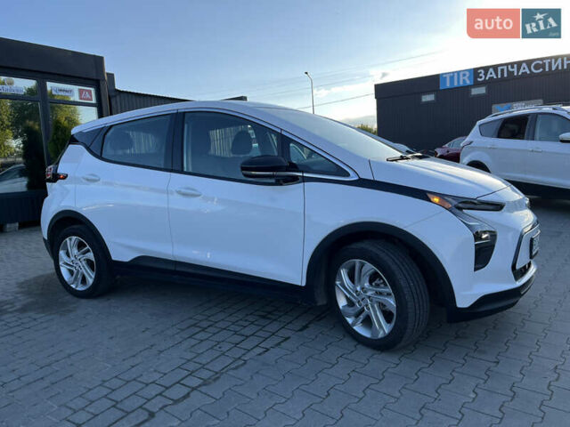 Белый Шевроле Bolt EV, объемом двигателя 0 л и пробегом 24 тыс. км за 17950 $, фото 3 на Automoto.ua