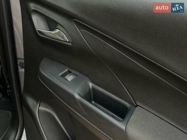 Бежевый Шевроле Bolt EV, объемом двигателя 0 л и пробегом 22 тыс. км за 17400 $, фото 83 на Automoto.ua