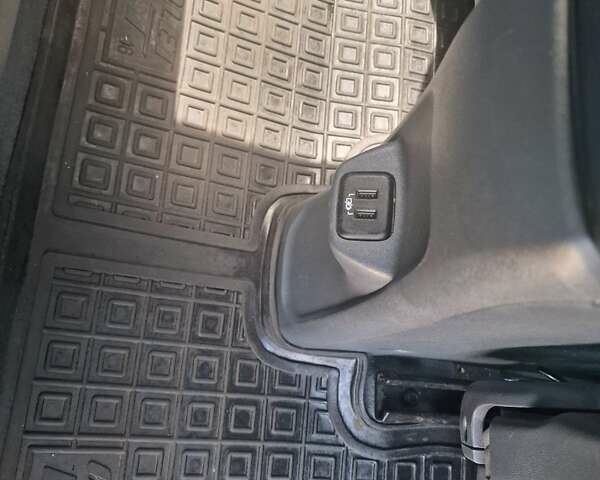 Черный Шевроле Bolt EV, объемом двигателя 0 л и пробегом 140 тыс. км за 14200 $, фото 14 на Automoto.ua