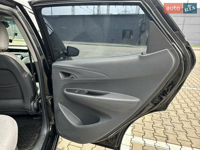 Черный Шевроле Bolt EV, объемом двигателя 0 л и пробегом 180 тыс. км за 11800 $, фото 28 на Automoto.ua