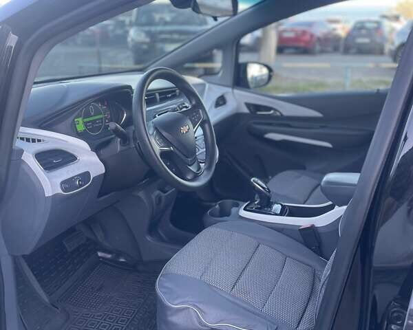 Черный Шевроле Bolt EV, объемом двигателя 0 л и пробегом 82 тыс. км за 12900 $, фото 7 на Automoto.ua