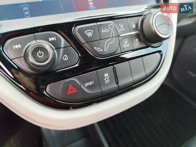 Черный Шевроле Bolt EV, объемом двигателя 0 л и пробегом 64 тыс. км за 14999 $, фото 39 на Automoto.ua