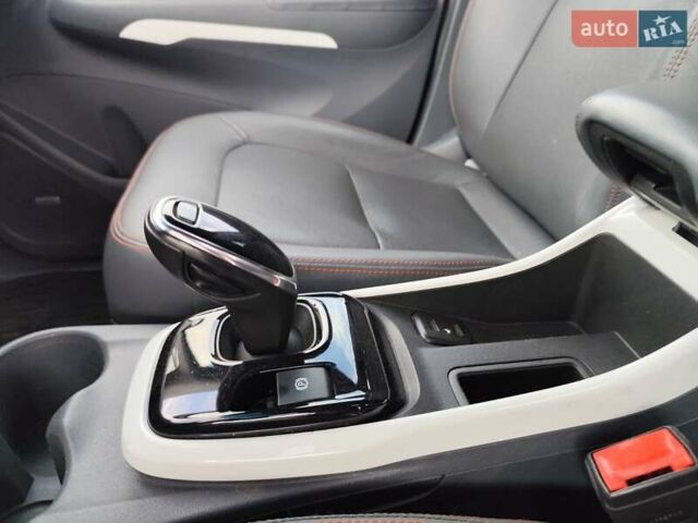 Черный Шевроле Bolt EV, объемом двигателя 0 л и пробегом 64 тыс. км за 14999 $, фото 55 на Automoto.ua