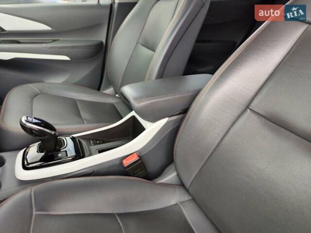 Черный Шевроле Bolt EV, объемом двигателя 0 л и пробегом 64 тыс. км за 14999 $, фото 33 на Automoto.ua
