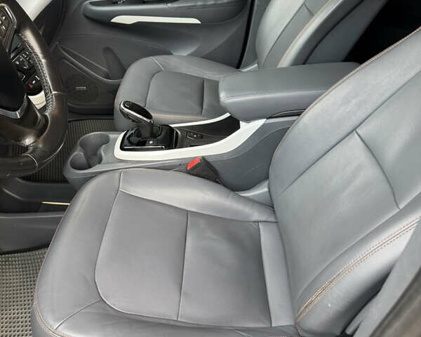 Черный Шевроле Bolt EV, объемом двигателя 0 л и пробегом 171 тыс. км за 12500 $, фото 9 на Automoto.ua