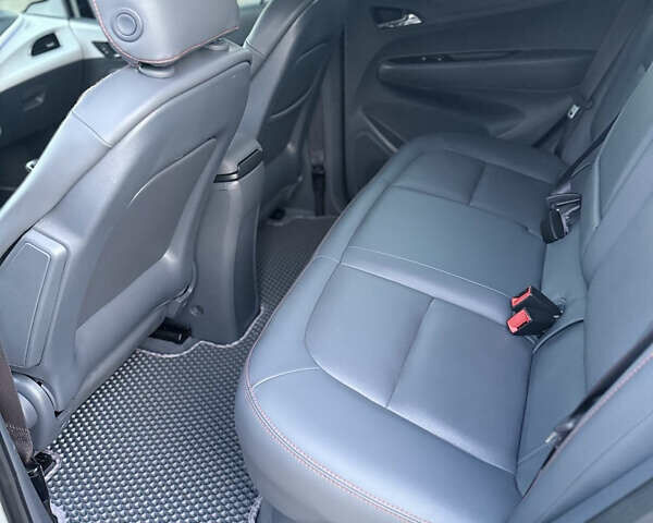 Черный Шевроле Bolt EV, объемом двигателя 0 л и пробегом 111 тыс. км за 13250 $, фото 10 на Automoto.ua