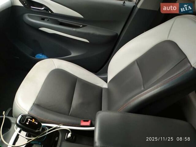 Черный Шевроле Bolt EV, объемом двигателя 0 л и пробегом 93 тыс. км за 14100 $, фото 12 на Automoto.ua
