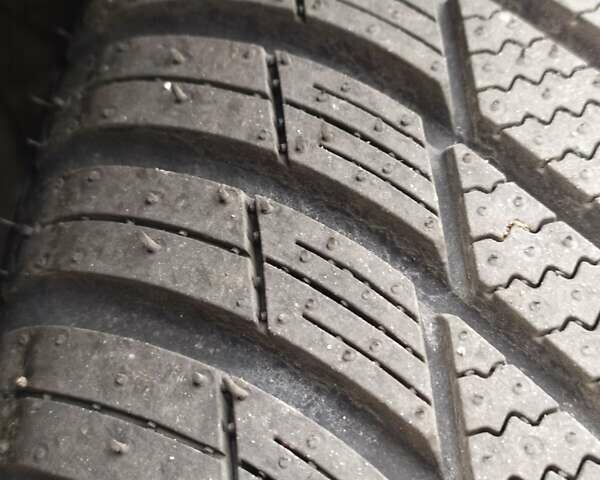 Черный Шевроле Bolt EV, объемом двигателя 0 л и пробегом 93 тыс. км за 14100 $, фото 39 на Automoto.ua