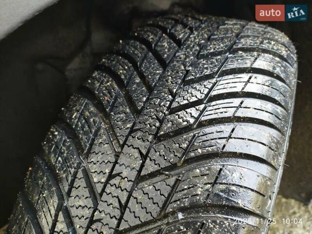 Черный Шевроле Bolt EV, объемом двигателя 0 л и пробегом 93 тыс. км за 14100 $, фото 24 на Automoto.ua