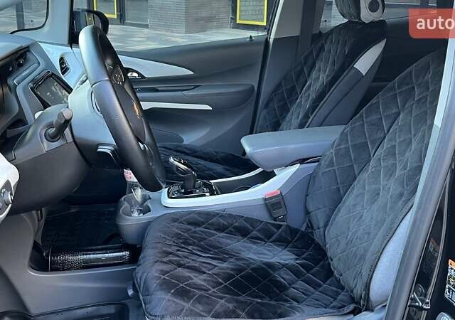 Черный Шевроле Bolt EV, объемом двигателя 0 л и пробегом 75 тыс. км за 14200 $, фото 27 на Automoto.ua