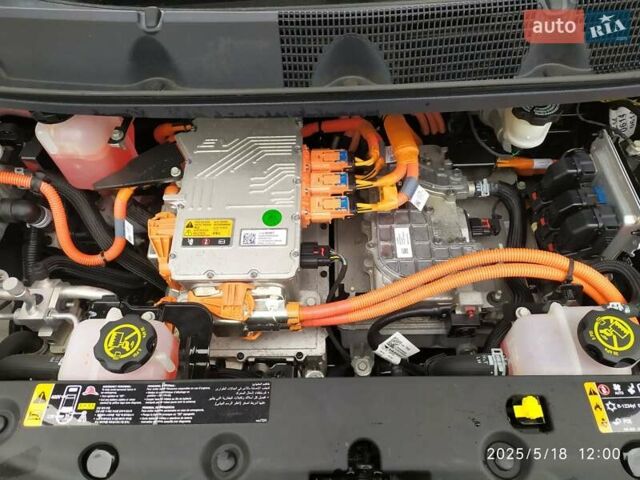 Черный Шевроле Bolt EV, объемом двигателя 0 л и пробегом 93 тыс. км за 14100 $, фото 76 на Automoto.ua