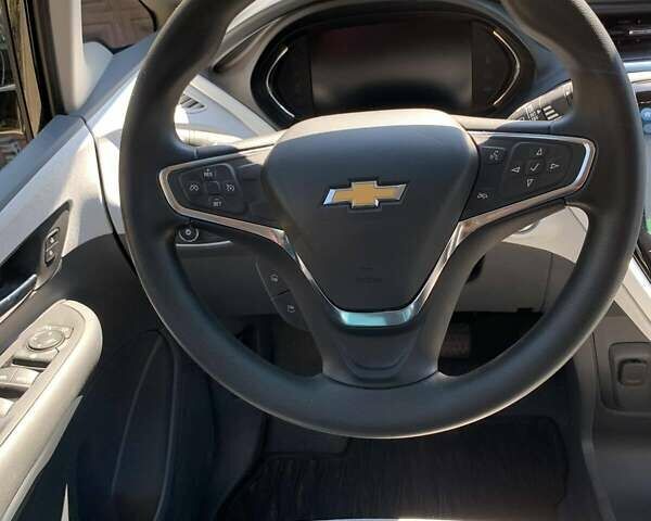 Черный Шевроле Bolt EV, объемом двигателя 0 л и пробегом 75 тыс. км за 18500 $, фото 6 на Automoto.ua