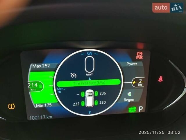 Черный Шевроле Bolt EV, объемом двигателя 0 л и пробегом 93 тыс. км за 14100 $, фото 27 на Automoto.ua