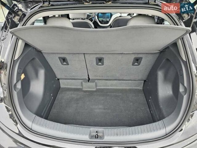 Черный Шевроле Bolt EV, объемом двигателя 0 л и пробегом 152 тыс. км за 13900 $, фото 10 на Automoto.ua